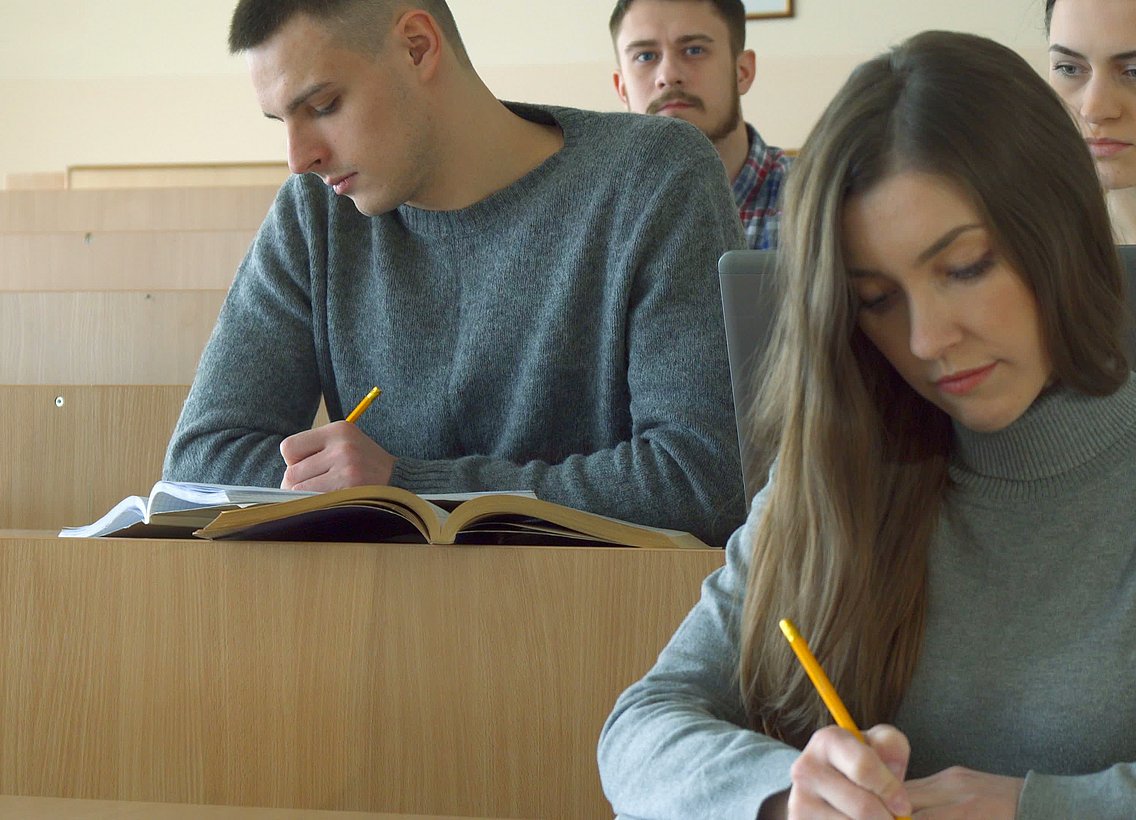 Studierende im Hörsaal